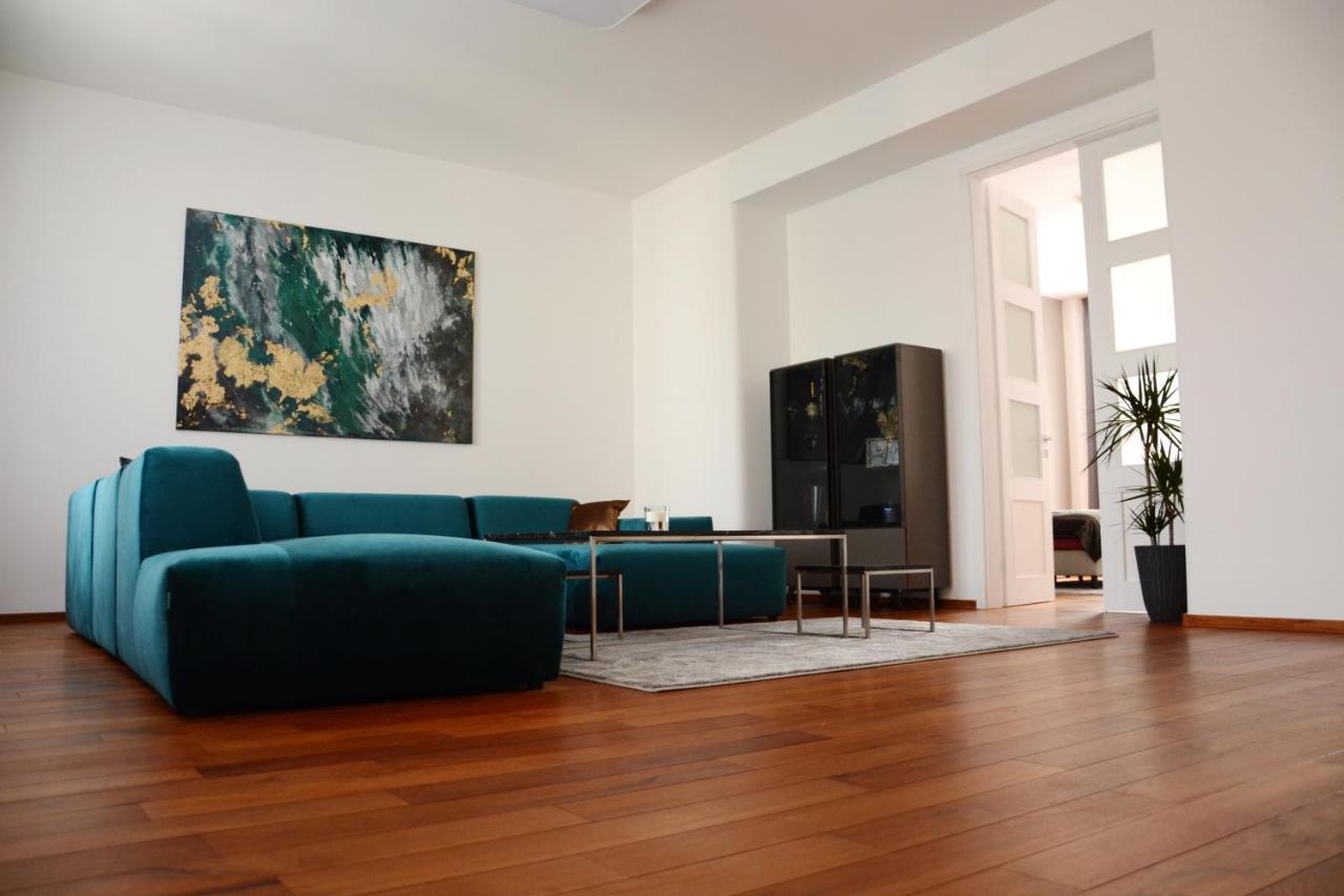 Premium Apartment Near Banska Bystrica Square With Two Big Bedrooms Buitenkant foto