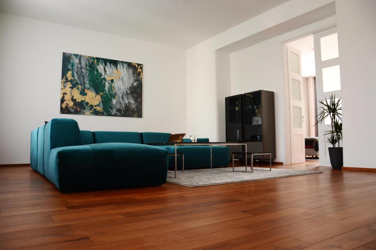 Premium Apartment Near Banska Bystrica Square With Two Big Bedrooms Buitenkant foto