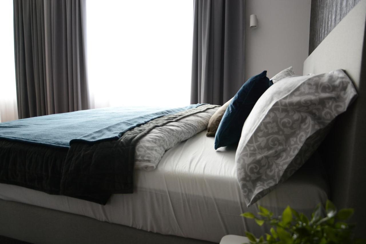 Premium Apartment Near Banska Bystrica Square With Two Big Bedrooms Buitenkant foto