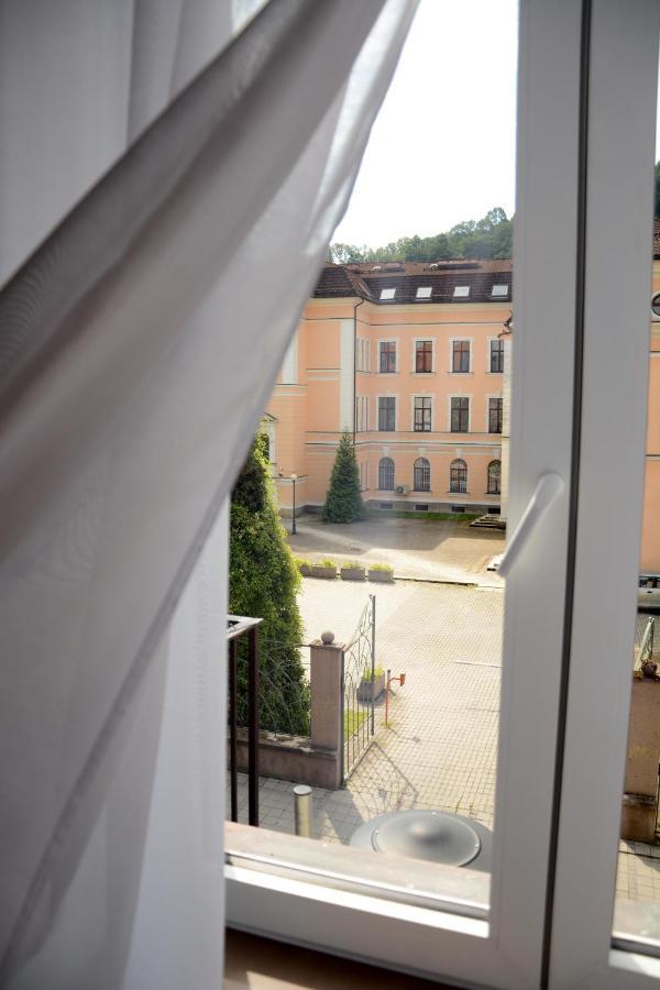 Premium Apartment Near Banska Bystrica Square With Two Big Bedrooms Buitenkant foto