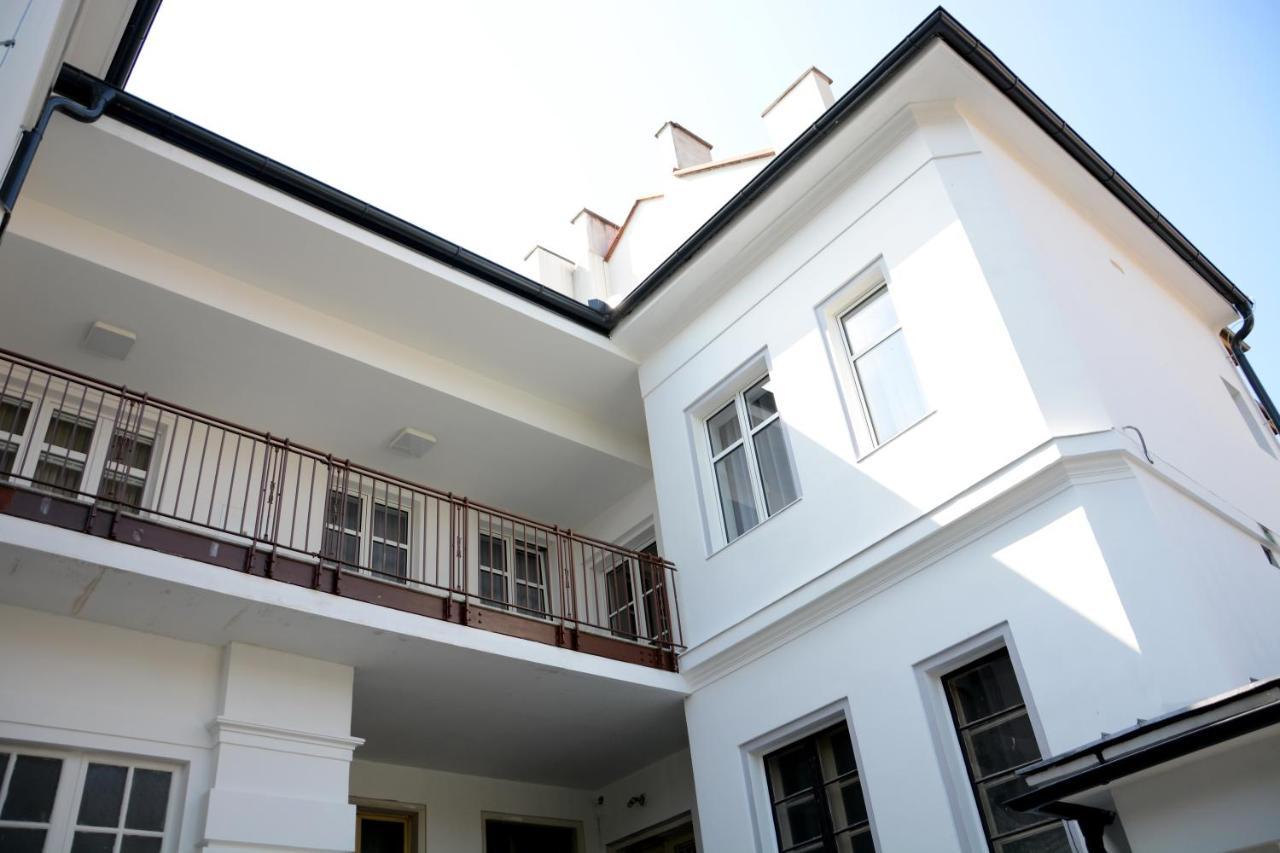 Premium Apartment Near Banska Bystrica Square With Two Big Bedrooms Buitenkant foto