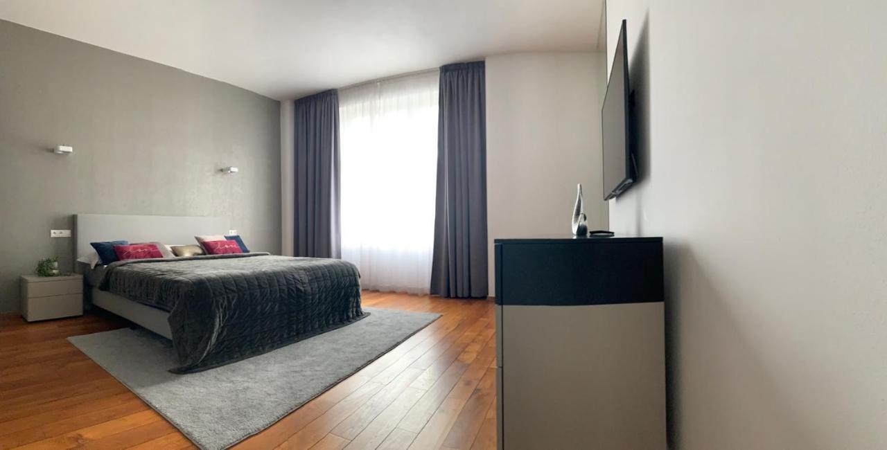 Premium Apartment Near Banska Bystrica Square With Two Big Bedrooms Buitenkant foto